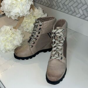 Sorrel Joan of Arc Wedge size 8